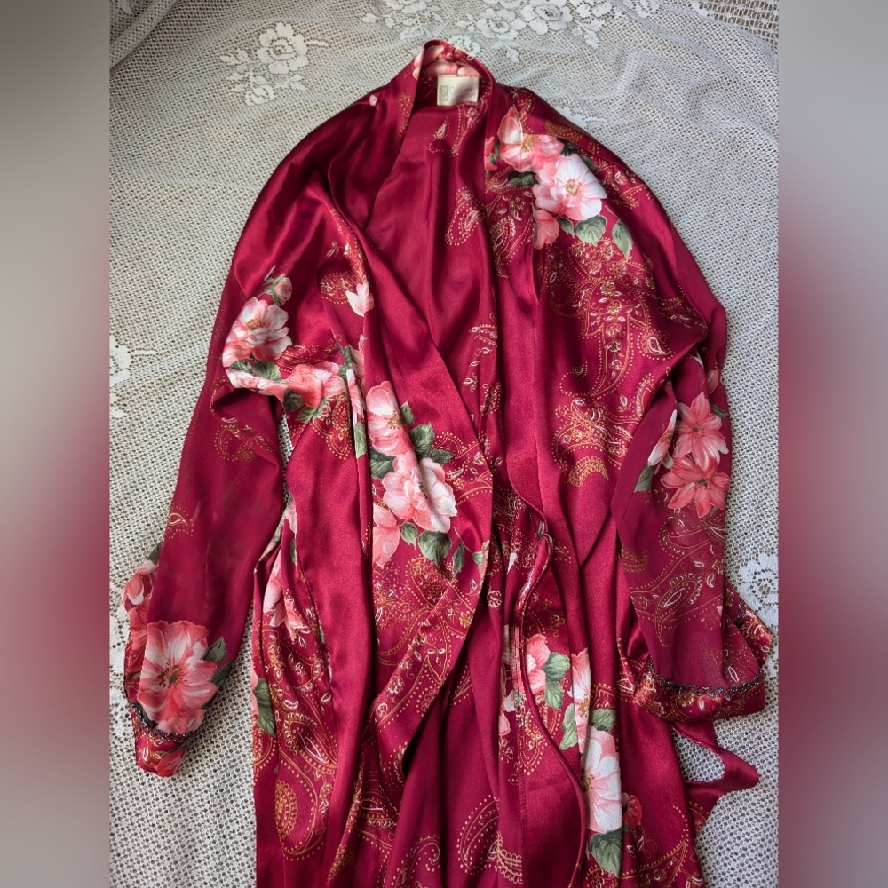 Vintage Satin Floral Fuchsia Robe - Picture 4 of 5